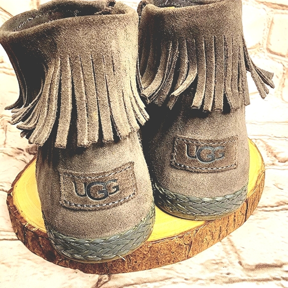 UGG Moccasin Boots, UGG Boots, Boots, Moccasin Boots, Native American Style - Picture 2 of 8